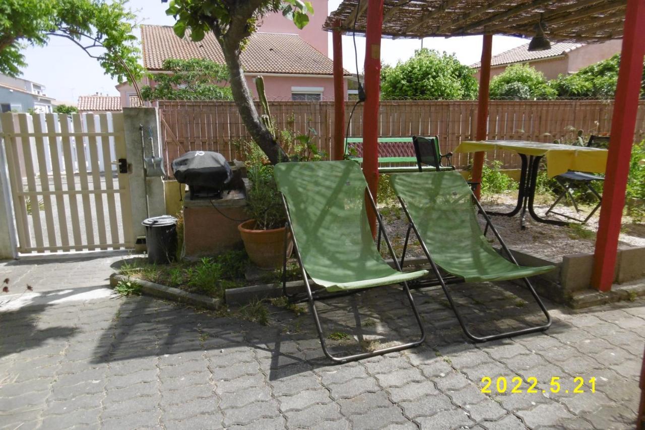 Rez De Chaussee Studio Climatise Dans Villa Aigues-Mortes Kültér fotó