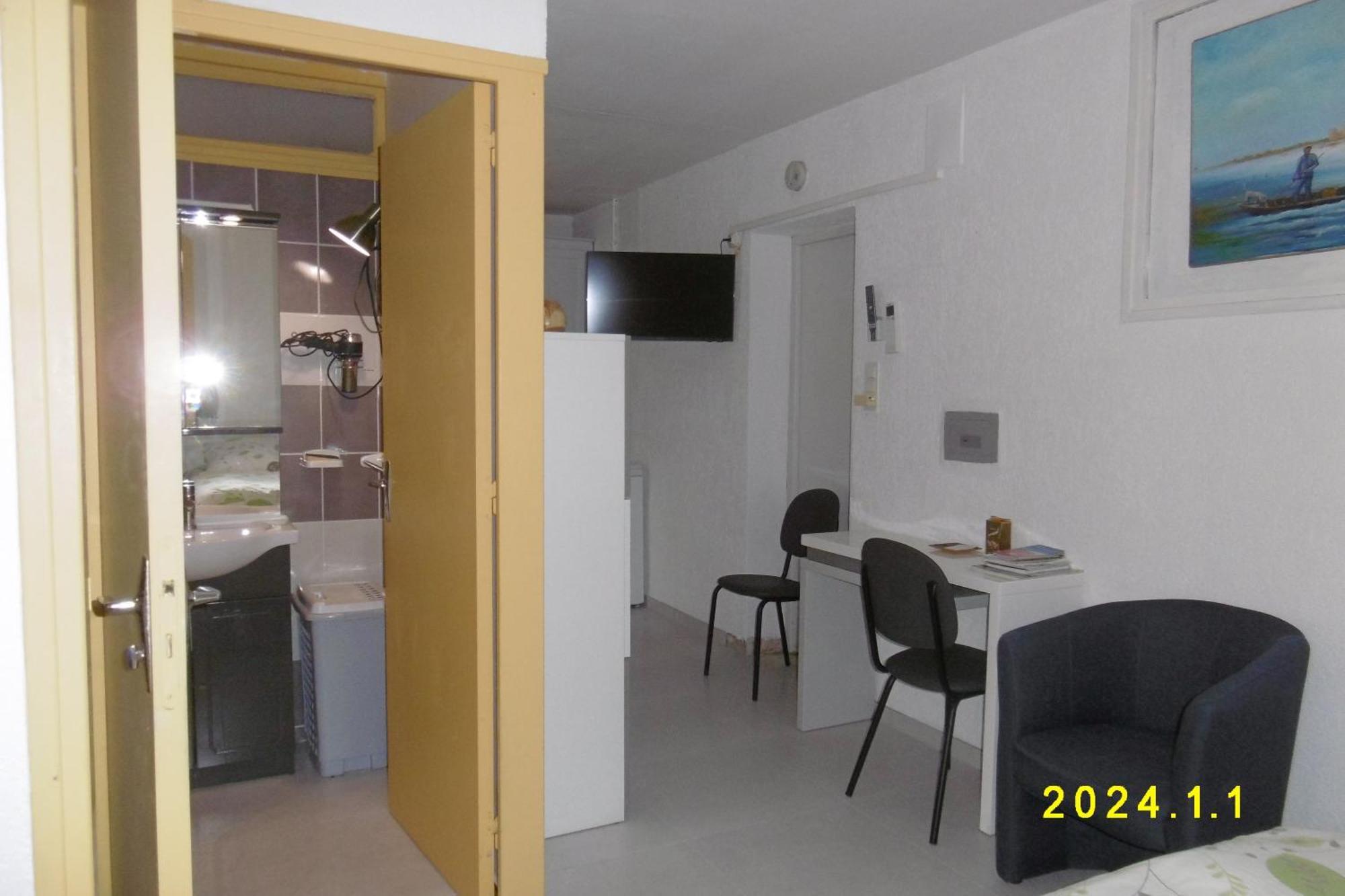 Rez De Chaussee Studio Climatise Dans Villa Aigues-Mortes Kültér fotó
